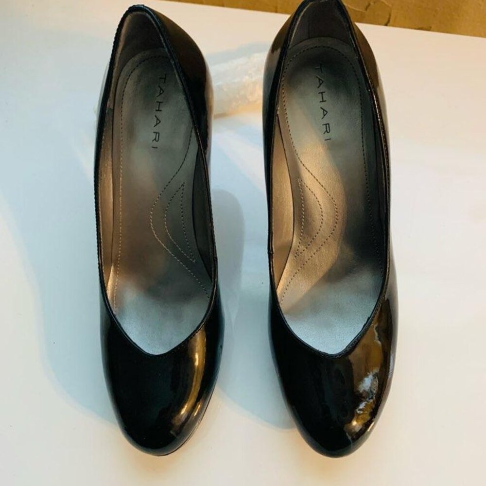 Tahari Black Patent Leather Lonnie Almond Toe Platform Pump Heel Size 7.5